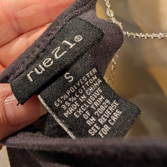 Rue21 Dark Gray Tank Top with Silver Sequin Small Excellent Used Condition - Picture 4 of 4